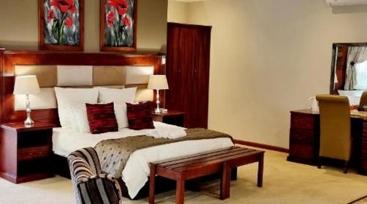 Summerset Place Country House