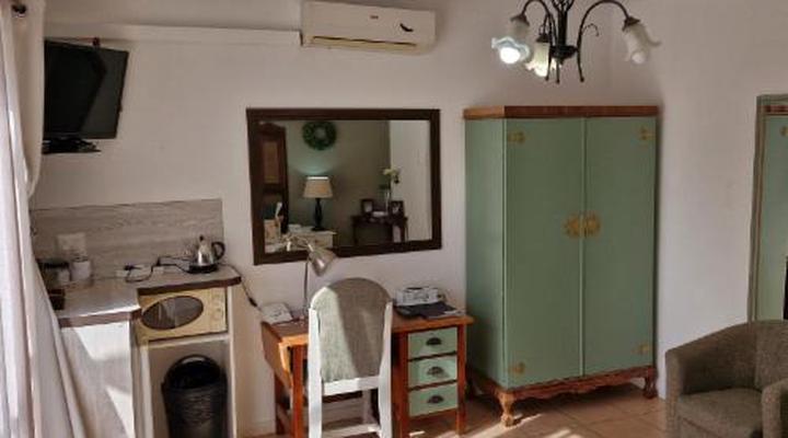 At The Nest B&B Lodge