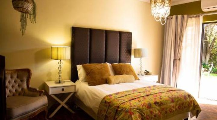 The Hedge Guesthouse