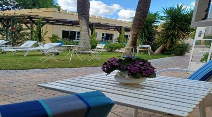 Capbon Guesthouse cc