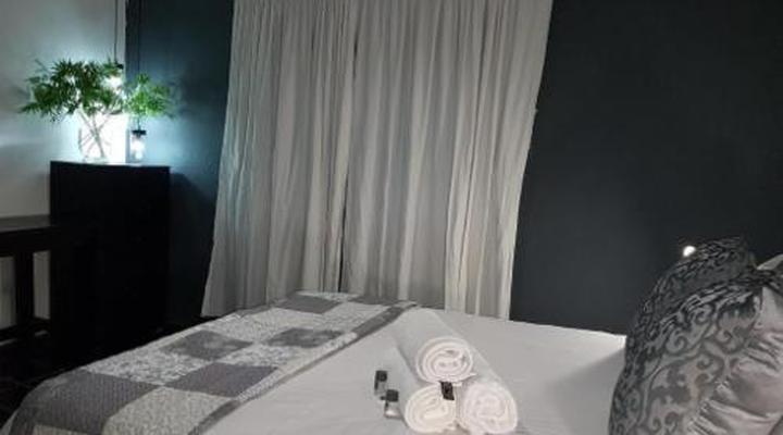 44 on Ennis - Guest Lodge