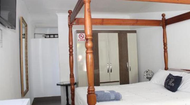 Golden Lantern Guest Lodge