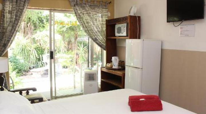 Golden Lantern Guest Lodge