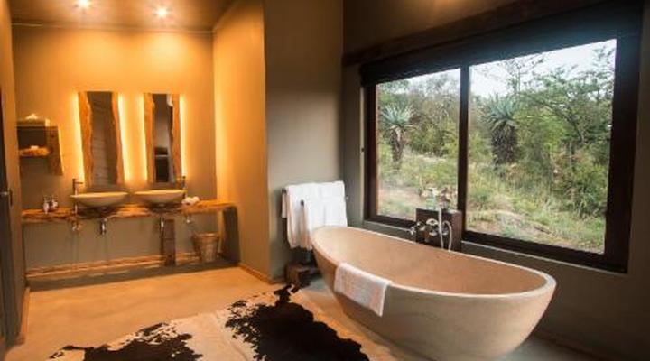 Rhino Ridge Safari Lodge