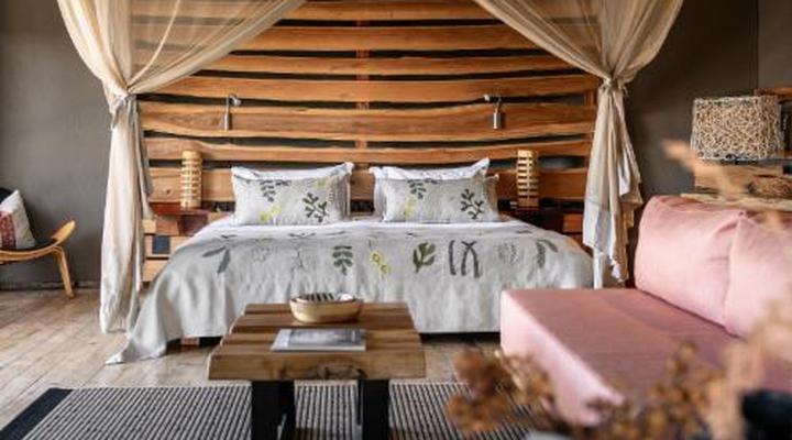 Rhino Ridge Safari Lodge
