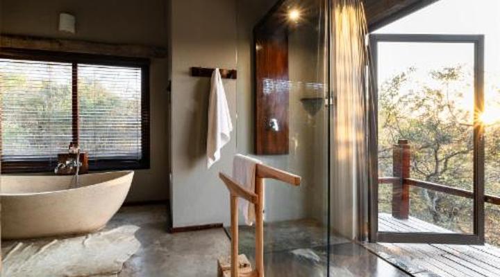 Rhino Ridge Safari Lodge