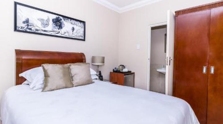 Lakeview Boutique Hotel