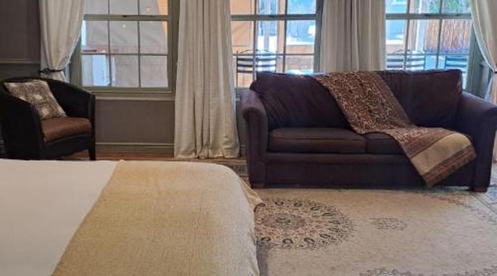 Housemartin Guest Lodge