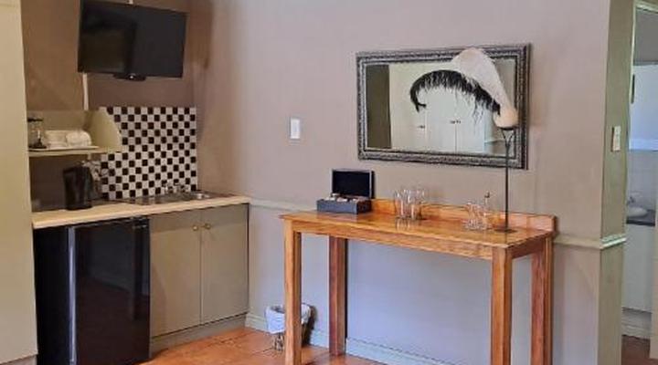 Housemartin Guest Lodge