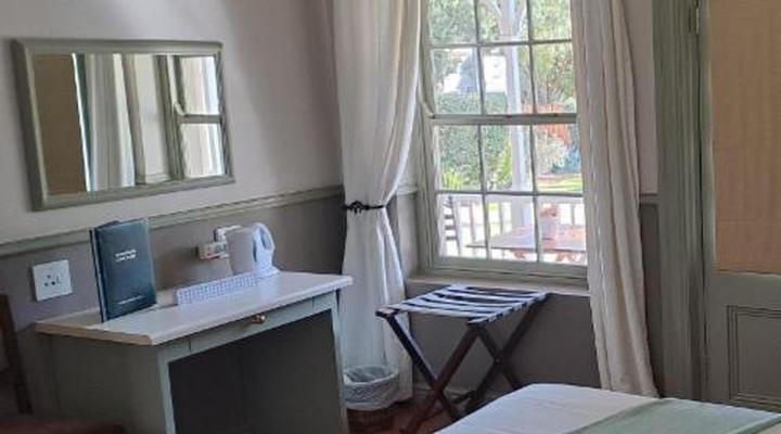 Housemartin Guest Lodge