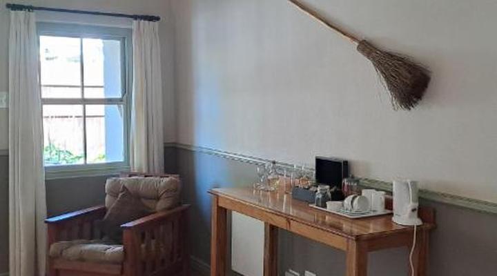 Housemartin Guest Lodge