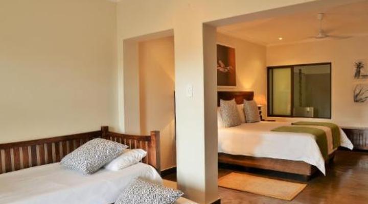 Bushveld Terrace Safari Hotel, Lodge & Spa