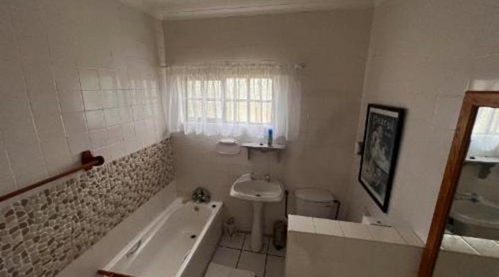 Graceland Guest House