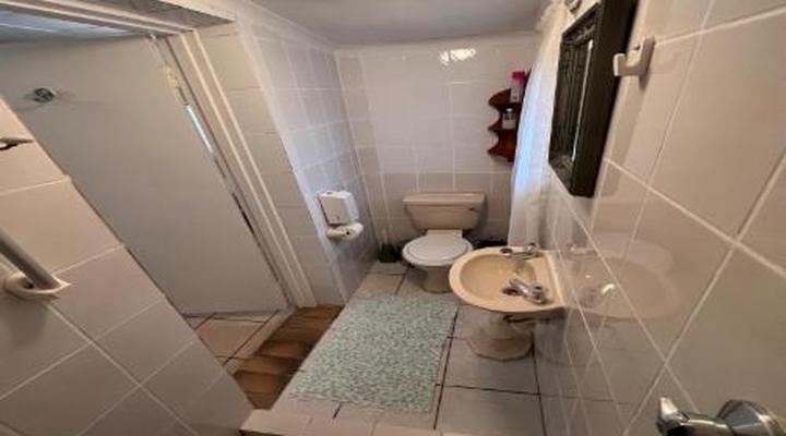 Graceland Guest House