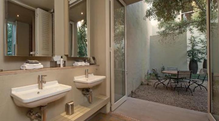 Mosselberg On Grotto Beach