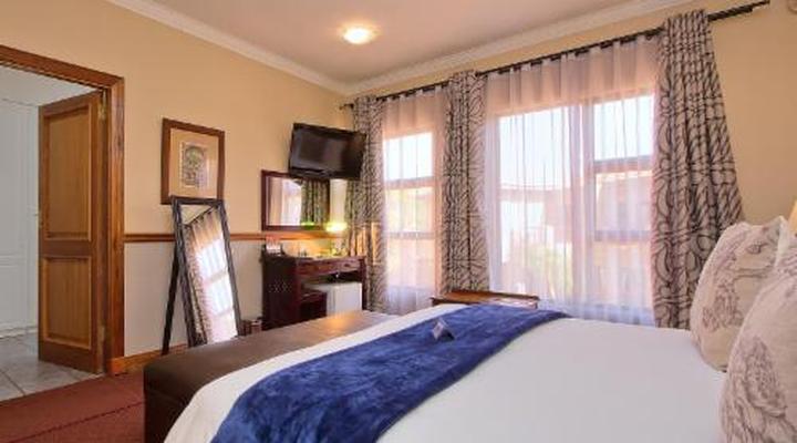 Centurion Golf Suites Boca Walk