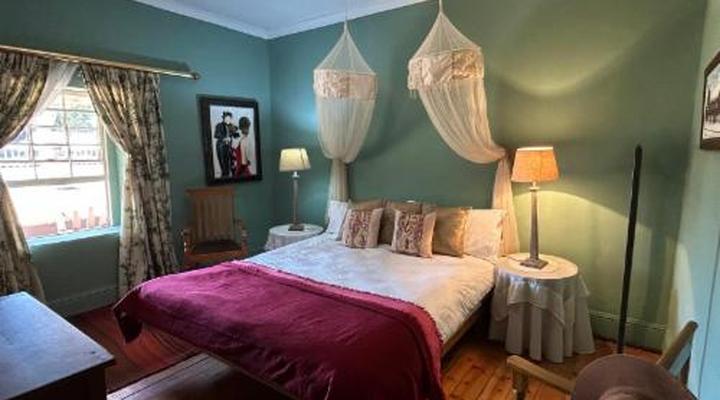 The Old Country House and Cottage