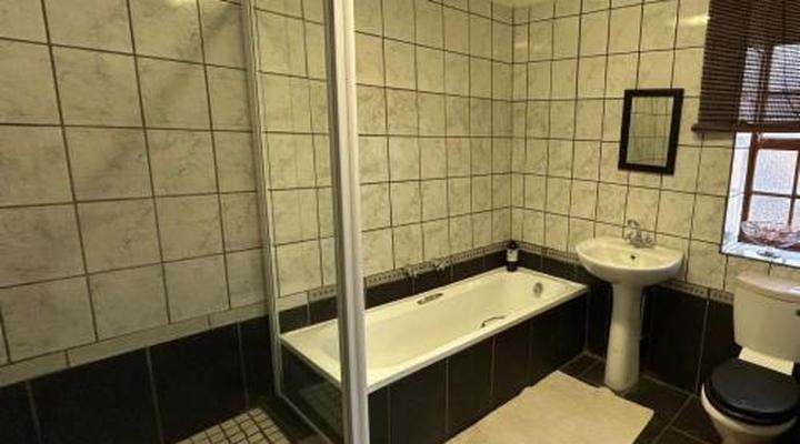 The Old Country House and Cottage