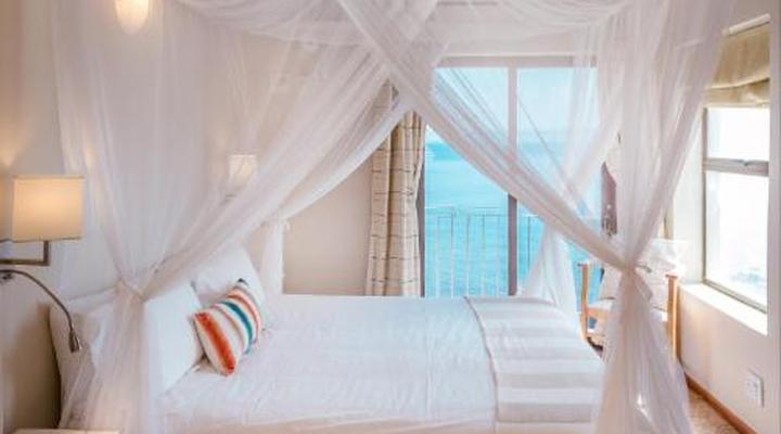 Whale Huys Oceanfront Eco Villa