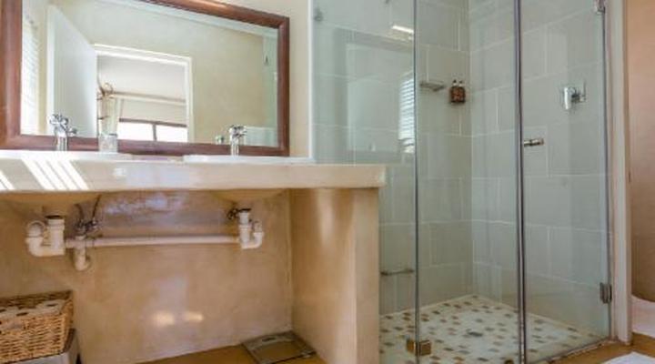 Whale Huys Oceanfront Eco Villa