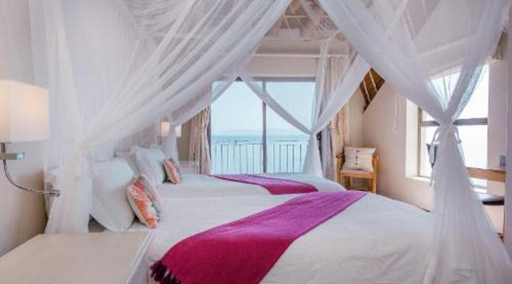 Whale Huys Oceanfront Eco Villa