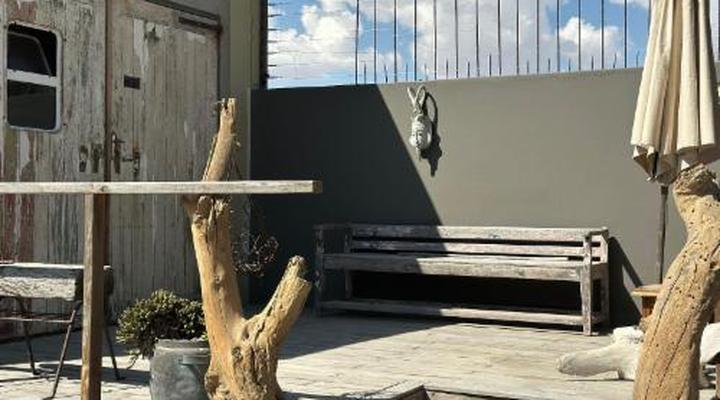 Skeleton Beach Backpackers