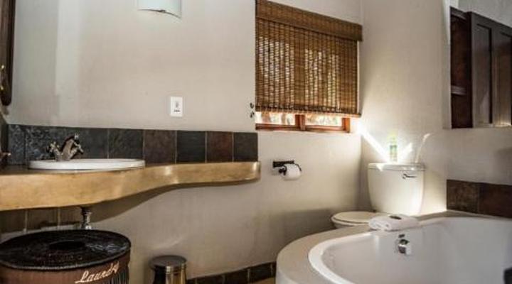 Hoedspruit Raptors Lodge No 16