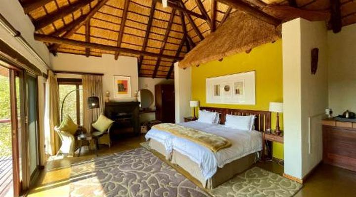 iHolidays - iBhubesi Lodge