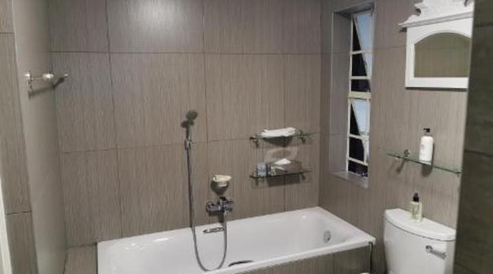 At 98 on Lynburn Guest House