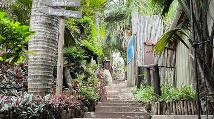 Ansteys Beach Self-Catering and Backpackers