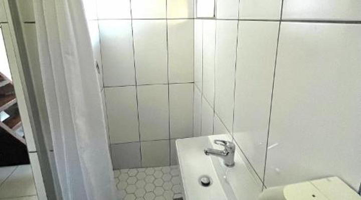 Ansteys Beach Self-Catering and Backpackers