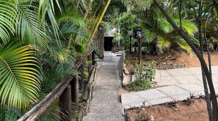 Ansteys Beach Self-Catering and Backpackers