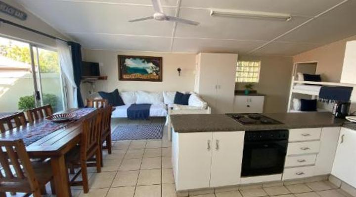 Ansteys Beach Self-Catering and Backpackers