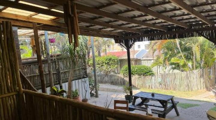 Ansteys Beach Self-Catering and Backpackers