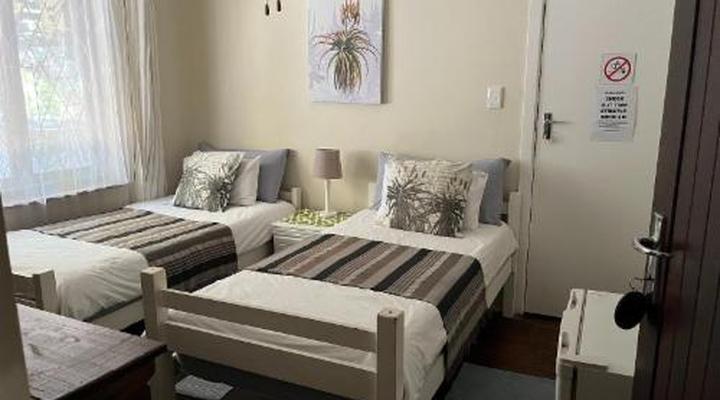 Ansteys Beach Self-Catering and Backpackers