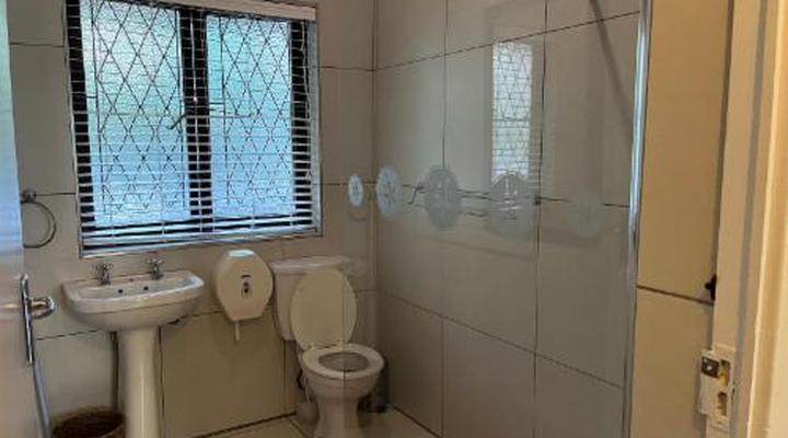 Ansteys Beach Self-Catering and Backpackers