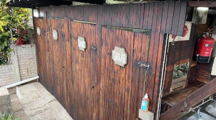 Ansteys Beach Self-Catering and Backpackers