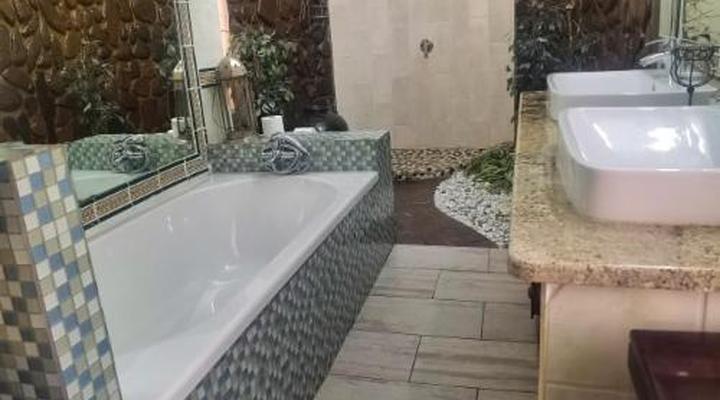 Camelot Boutique Hotel