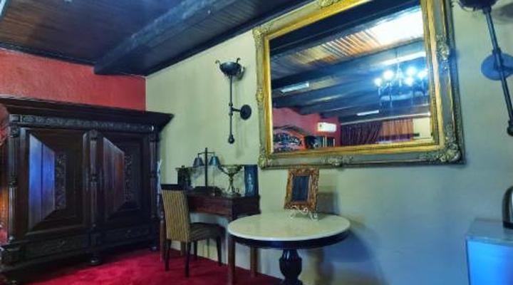 Camelot Boutique Hotel