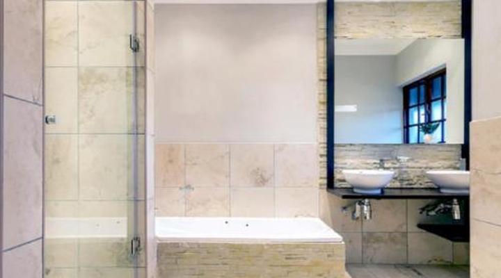 OR Tambo Guest House