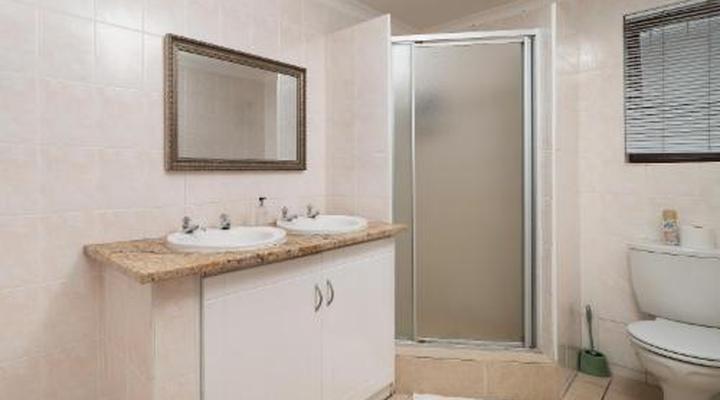 Admirals Lodge Guest House