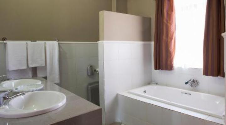 Leeuwenhof Country Lodge & Garden Spa