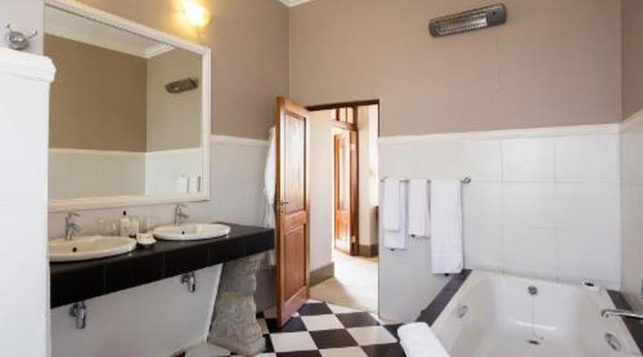 Leeuwenhof Country Lodge & Garden Spa