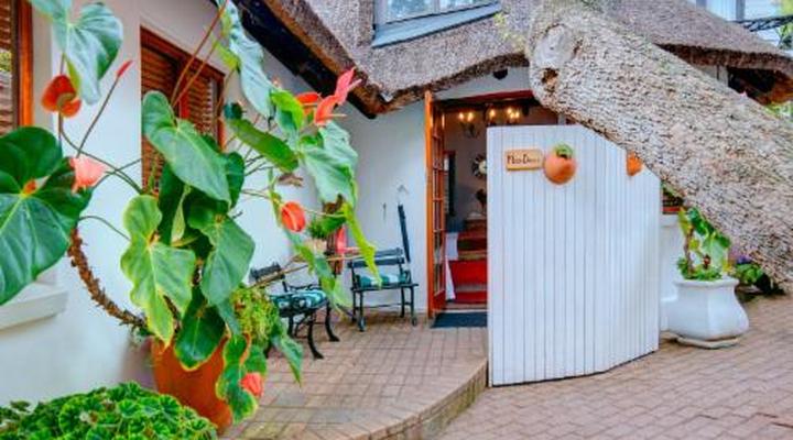 Moontide Guest Lodge