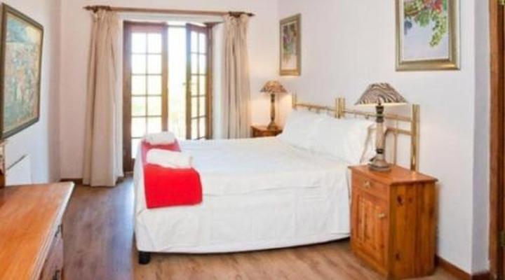 Red Stone Hills Holiday Farm