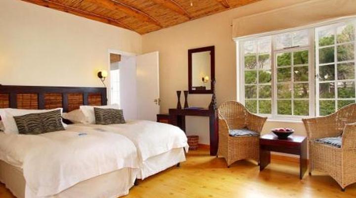 Cape Paradise Lodge and Apartments