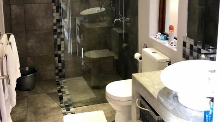 Cape Paradise Lodge and Apartments