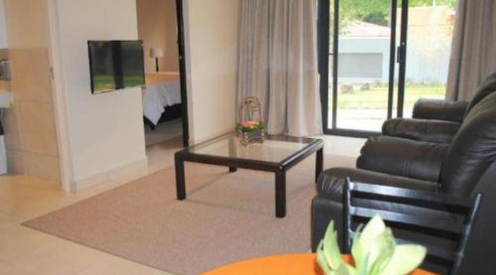 6 On Morris Guest Lodge