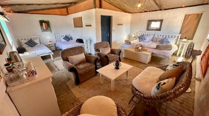 Daureb Isib Campsite and B&B