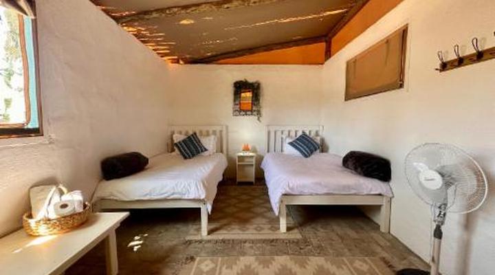 Daureb Isib Campsite and B&B